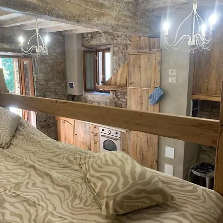 Appartement Il Nido Di Matilde _monolocale Design Sul Fiume_ Rossena